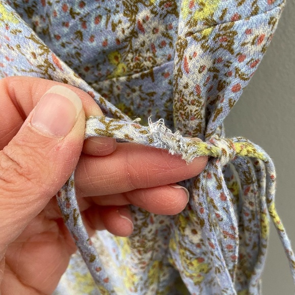 Free People V-Neck Sleeveless Sexy Summer Floral Wrap Tie Mini Ruffle Hem Dress - Picture 7 of 8